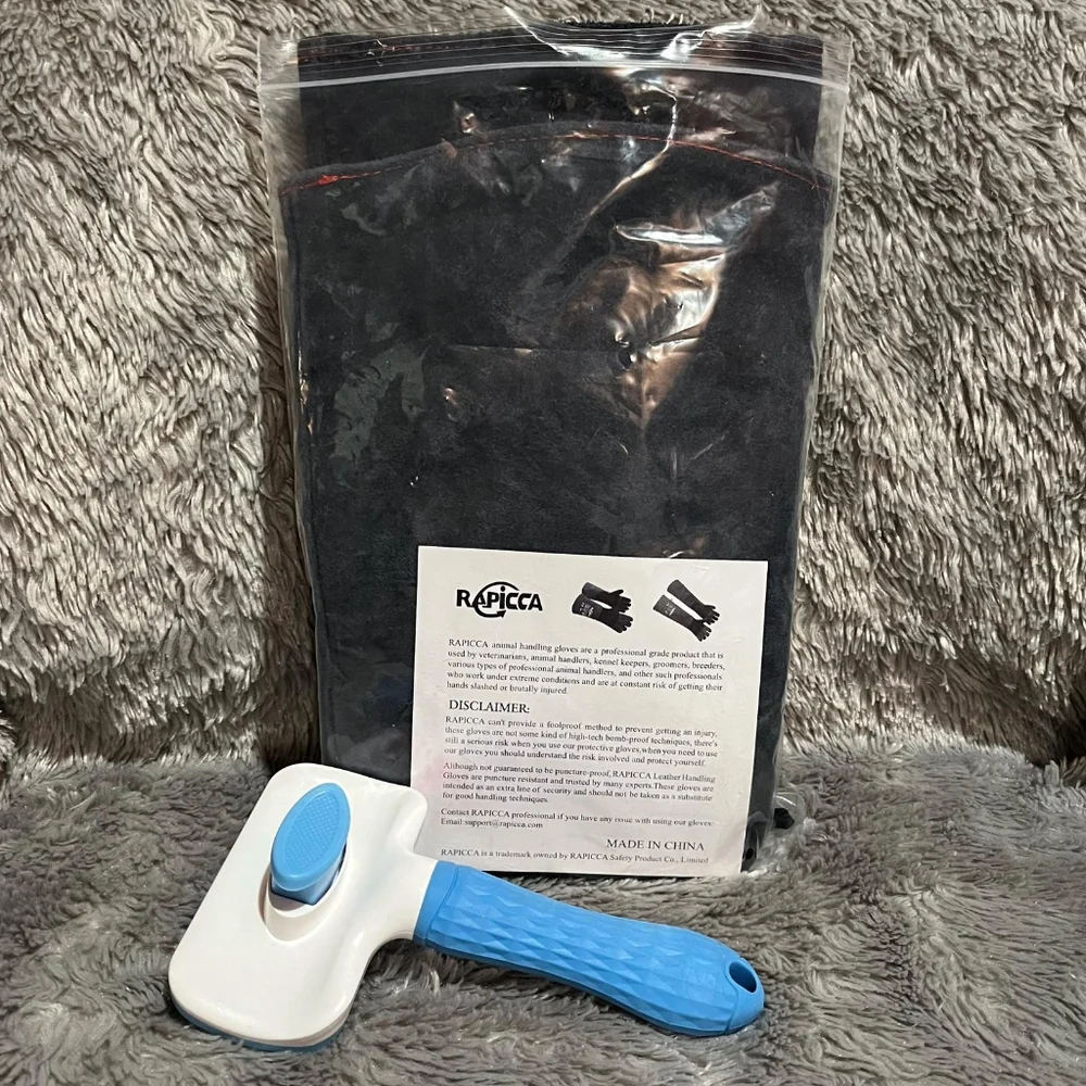 Rapicca Leather Animal Handling Gloves and Self Cleaning Animal Hair Brush